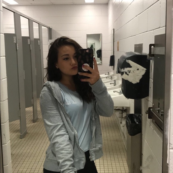 Meet your Posher, Shae - Picture 1 of 1